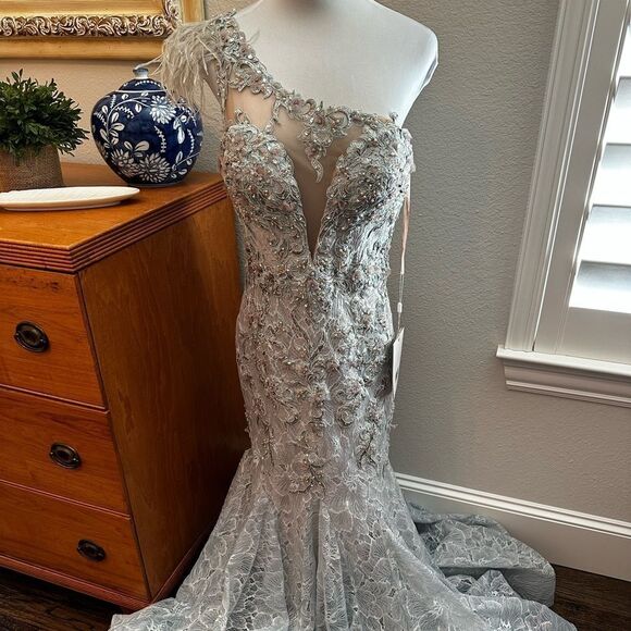 Mac Duggal gown - Picture 5 of 12